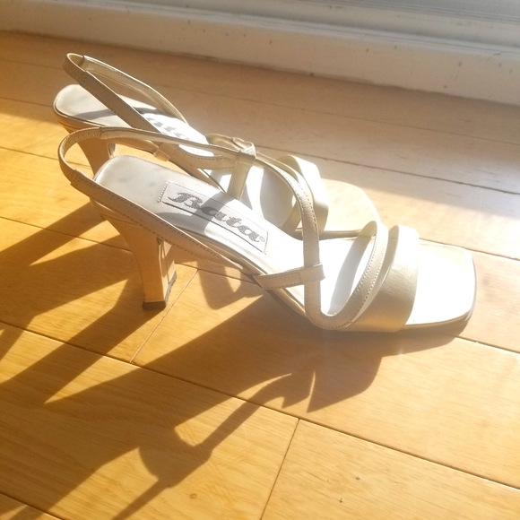 Vintage Bata Square Tip Heels Size 6 - Picture 2 of 4